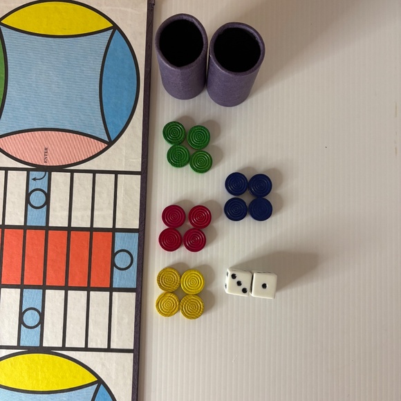 Parcheesi Royal Game of India COMPLETE Set Selchow Righter Vintage 1982 - Picture 4 of 16